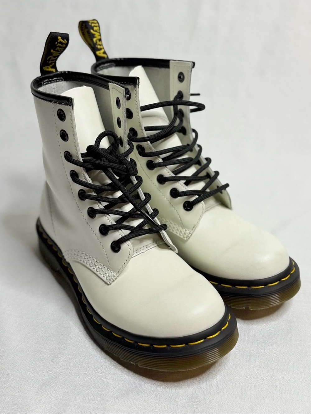 Dr. Martens 1460 White Leather 8-Eye Lace Up Combat Boots Womens 6 NWOT
